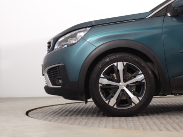 Peugeot 5008 II Crossover 1.2 PureTech 130KM 2017 Peugeot 5008 PureTech 130, Salon Polska, zdjęcie 14