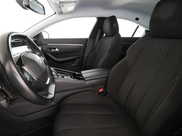 Peugeot 508 II Sedan 1.6 Puretech 180KM 2018 Peugeot 508 automat navi kamera ACC hak, zdjęcie 12