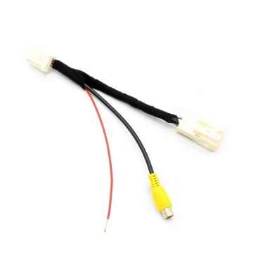 Adaptér Pro Couvací Kameru Rca – Pro Tovární Rádio Škoda Octavia 3