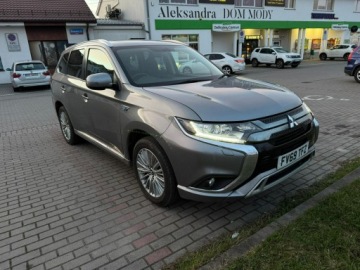 Mitsubishi 2019 Mitsubishi Outlander Hybryda - 2019r - 4x4, zdjęcie 3
