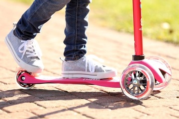 Hulajnoga Mini Micro Deluxe LED Pink koła LED