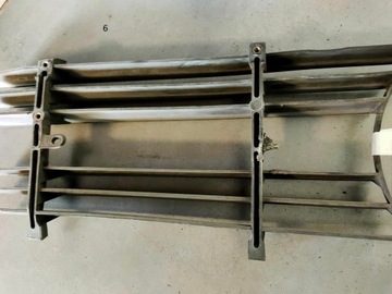 Kratka grilla Mercedes R107 C107