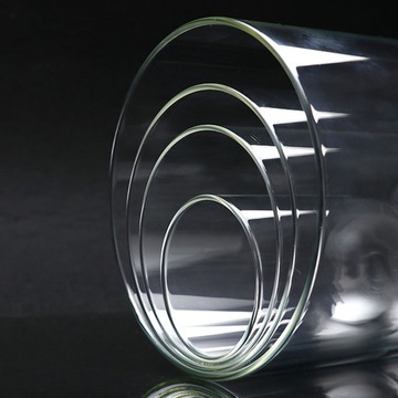 Абажур со стеклянным куполом и деревянным основанием