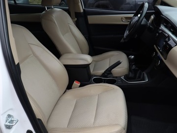 Toyota Corolla X Sedan Facelifting 1.6 Valvematic 132KM 2014 Toyota Corolla 1.6 Valvematic, Salon Polska, GAZ, zdjęcie 8
