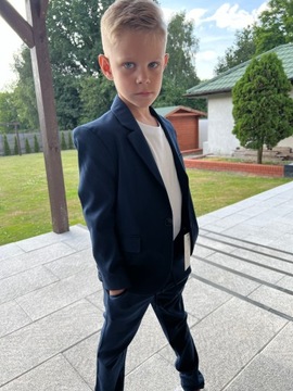 Костюм-двойка для мальчика темно-синего цвета, размер 122.