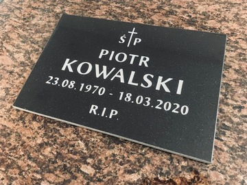 TABLICA NA POMNIK TABLICA GRANITOWA 30x20 z napisem