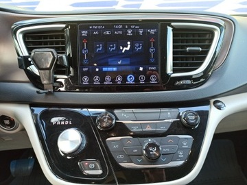 Chrysler Pacifica II 2017 Chrysler Pacifica dla niepełnosprawnych, winda, zdjęcie 16