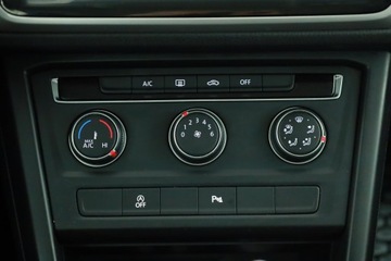 Volkswagen Touran III 1.5 TSI EVO 150KM 2021 VW Touran 1.5 TSI, Salon Polska, Serwis ASO, zdjęcie 9