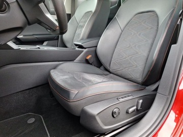 Seat Leon IV Hatchback Plug-In 1.4 e-HYBRID 204KM 2021 Seat Leon e-HYBRID 204KM FR Martwe pole Szyberdach Nawigacja ACC FV23, zdjęcie 10