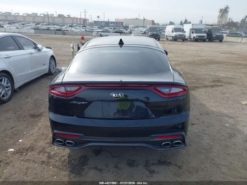 Kia Stinger Liftback 2.0 T-GDI 255KM 2018 Kia Stinger Premium 2018 2.0 Benzyna 255KM, zdjęcie 4