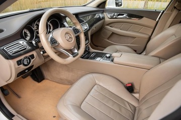 Mercedes CLS W218 Shooting Brake 350 CDI BlueEFFICIENCY 265KM 2013 MB CLS 350 cdi 265PS Shooting Brake 4-matic FUL OPCJA Biała Perła Efektowny, zdjęcie 4