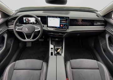 Volkswagen Passat B8 Variant Facelifting 2.0 TDI SCR 150KM 2024 Volkswagen Passat 2.0TDI 150KM Elegance DSG SerwisASO Acc Matrix Hak Navi, zdjęcie 17