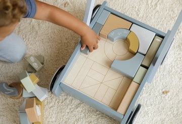 МАЛЕНЬКАЯ ГОЛЛАНДСКАЯ КОЛЯСКА С БЛОКАМИ