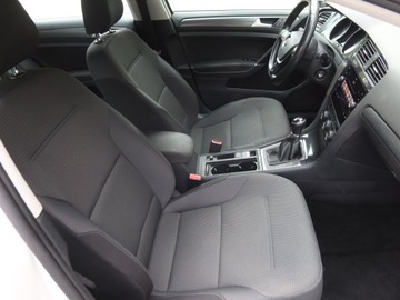 Volkswagen Golf VII Variant Facelifting 1.6 TDI-CR DPF BMT 115KM 2017 VW Golf 1.6 TDI, Navi, Klima, Klimatronic, zdjęcie 8