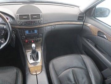 Mercedes Klasa E W211 Kombi S211 3.0 V6 (320 CDI) 224KM 2005 Mercedes E E 320 CDI , 221 KM, Automat, Navi, zdjęcie 7