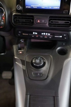 Toyota 2022 Toyota Proace City Verso City Verso Long 1.2 D-4T Family Aut. 1.2 Benzyna, zdjęcie 18