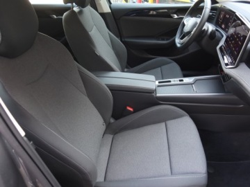 Volkswagen Passat B8 Variant Facelifting 1.5 TSI EVO 150KM 2025 VW Passat 1.5 eTSI ACT, Salon Polska, zdjęcie 8