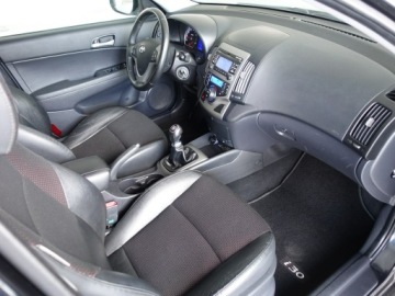 Hyundai i30 I Hatchback 1.4 109KM 2010 Hyundai i30 1.4 Ben.110KM/FIFA Edition/Pół, zdjęcie 14
