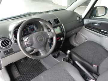 Suzuki SX4 I Hatchback Facelifting 1.6 VVT 120KM 2012 Suzuki SX4 1.6, zdjęcie 12