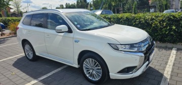 Mitsubishi Outlander III 2019 Mitsubishi Outlander 2.4 Plug-In 224 Km Klima Kamera Cofania Niski Przebieg, zdjęcie 39