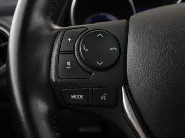 Toyota Auris II Hatchback 5d Facelifting 1.8 Hybrid 136KM 2017 Toyota Auris navi kamera tempomat klima-auto., zdjęcie 29