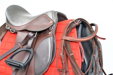 УНИВЕРСАЛЬНОЕ КОЖАНОЕ СЕДЛО 14C В КОМПЛЕКТЕ — PONY