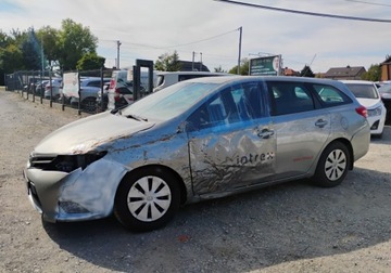 Toyota Auris II Touring Sports D-4D 90 90KM 2014 Toyota Auris 2014r, Salonowa, 1.4 D4D. Uszkodzony lewy bok. Jezdzi. VAT 23, zdjęcie 15