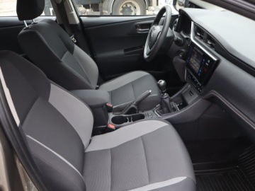 Toyota Auris II Hatchback 5d Facelifting 1.6 Valvematic 132KM 2018 Toyota Auris 1.6 Valvematic, Salon Polska, zdjęcie 8