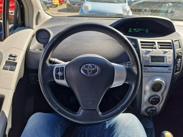 Toyota Yaris II Hatchback 5d 1.4 D-4D 90KM 2006 Toyota Yaris 1.4 D4-D 90 KM, Klimatyzacja, Klucz, zdjęcie 8