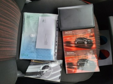 Opel Astra J Hatchback 5d 1.6 Twinport ECOTEC 115KM 2011 Opel Astra 1.6 115 KM 100% Przebieg 105 Tyś km, zdjęcie 34