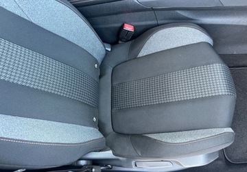 Peugeot 3008 II Crossover 1.6 BlueHDi 120KM 2018 Peugeot 3008 1.6D 120KM AutomF1,PERLA Klimatr.LEDY 2xPDC BluetoothFAKTURAG, zdjęcie 9