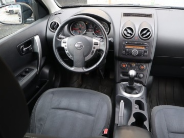 Nissan Qashqai I Crossover 1.6 115KM 2010 Nissan Qashqai 1.6, Salon Polska, Klima, zdjęcie 6