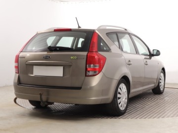 Kia Ceed I SW 1.6 CRDi 115KM 2009 Kia Ceed 1.6 CRDi, HAK, Klima, El. szyby, zdjęcie 4