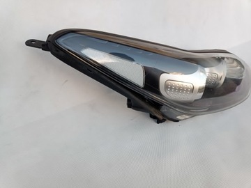 REFLEKTOR PRAWY KIA SPORTAGE IV 92102-F1010 LAMPA EUROPA