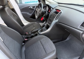 Opel Astra J Sedan 1.6 Twinport ECOTEC 115KM 2016 Opel Astra salon PL stan idealny po serwisie 1.6 Benzyna 115KM, zdjęcie 17