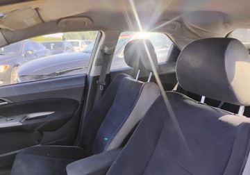 Honda Civic VIII Hatchback 3d 2.2 i-CTDi 140KM 2007 Honda Civic 2007r, 2.2 CDTI. Delikatnie przetarty prawy bok. Jezdzi. 2.2, zdjęcie 7