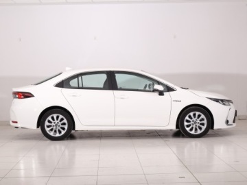 Toyota Corolla XII Sedan 1.8 Hybrid 122KM 2021 Toyota Corolla 1.8 Hybrid, Salon Polska, zdjęcie 5