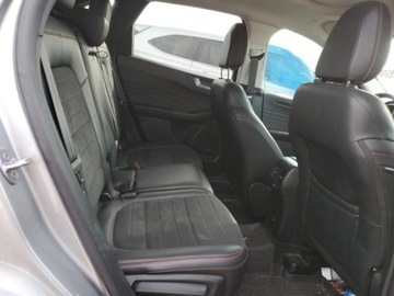 Ford Kuga III 2022 Ford Kuga sel, 2022r., 4x4, 2.0L 2.0 Benzyna 250KM, zdjęcie 9