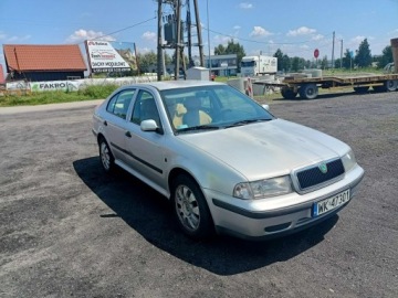 Skoda Octavia I Hatchback 2.0 115KM 2000 Škoda Octavia Skoda Octavia 2.0 00r