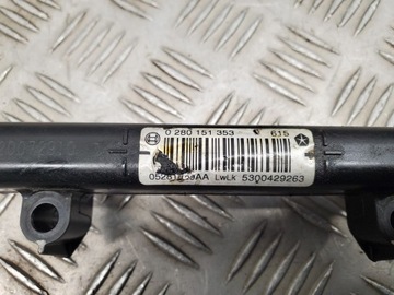 Chrysler Pacifica 2017 Z przodu Rozdzielacz paliwa