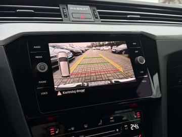 Volkswagen Passat B8 Variant Facelifting 1.5 TSI EVO 150KM 2023 Volkswagen Passat reflektory LED kamera nawigacja tempomat aktywny FV, zdjęcie 30