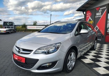 Opel Astra J Sports Tourer Facelifting 1.4 Turbo ECOTEC 140KM 2015 Opel Astra Opel Astra J Sport Tourer 1.4BenzLPG 1.4 BenzynaLPG 140KM, zdjęcie 9