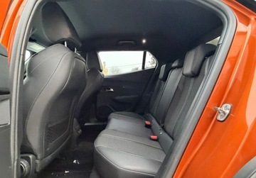 Peugeot 2008 II SUV 1.2 PureTech 130KM 2021 Peugeot 2008 1.2 Benzyna 130KM, zdjęcie 14