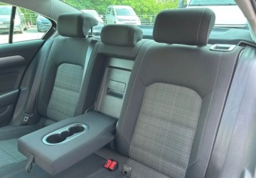 Volkswagen Passat B8 Limousine Facelifting 1.5 TSI EVO 150KM 2019 Volkswagen Passat Business Pakiety, ACC, ergoComfort, GPS, Rozpoznawanie, zdjęcie 37