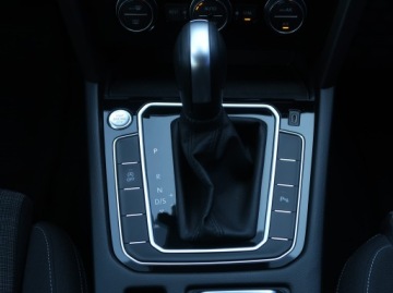 Volkswagen Passat B8 Variant Facelifting 2.0 TDI SCR 150KM 2020 VW Passat 2.0 TDI, Salon Polska, Serwis ASO, zdjęcie 16