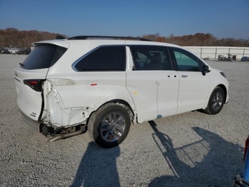 Toyota Sienna III 2022 Toyota Sienna XLE 2022 2.5 Hybryda 245KM, zdjęcie 3