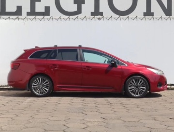 Toyota Avensis III Wagon Facelifting 2015 2.0 D-4D 143KM 2018 Toyota Avensis 2.0 D-4D, Salon Polska, Skóra, zdjęcie 5