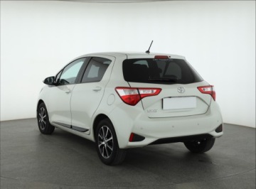 Toyota Yaris III Hatchback 5d Facelifting 2017 1.5 Dual VVT-iE 111KM 2018 Toyota Yaris 1.5 Dual VVT-i, Salon Polska, zdjęcie 3