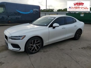 Volvo 2020 Volvo S60 2020, 2.0L, T5 MOMENTUM, od ubezpieczalni