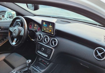 Mercedes Klasa A W176 Hatchback 5d Facelifting 180 122KM 2016 Mercedes-Benz Klasa A 1,6 Ben 122 km AMG 6 -biegow 1.6 Benzyna 122KM, zdjęcie 10